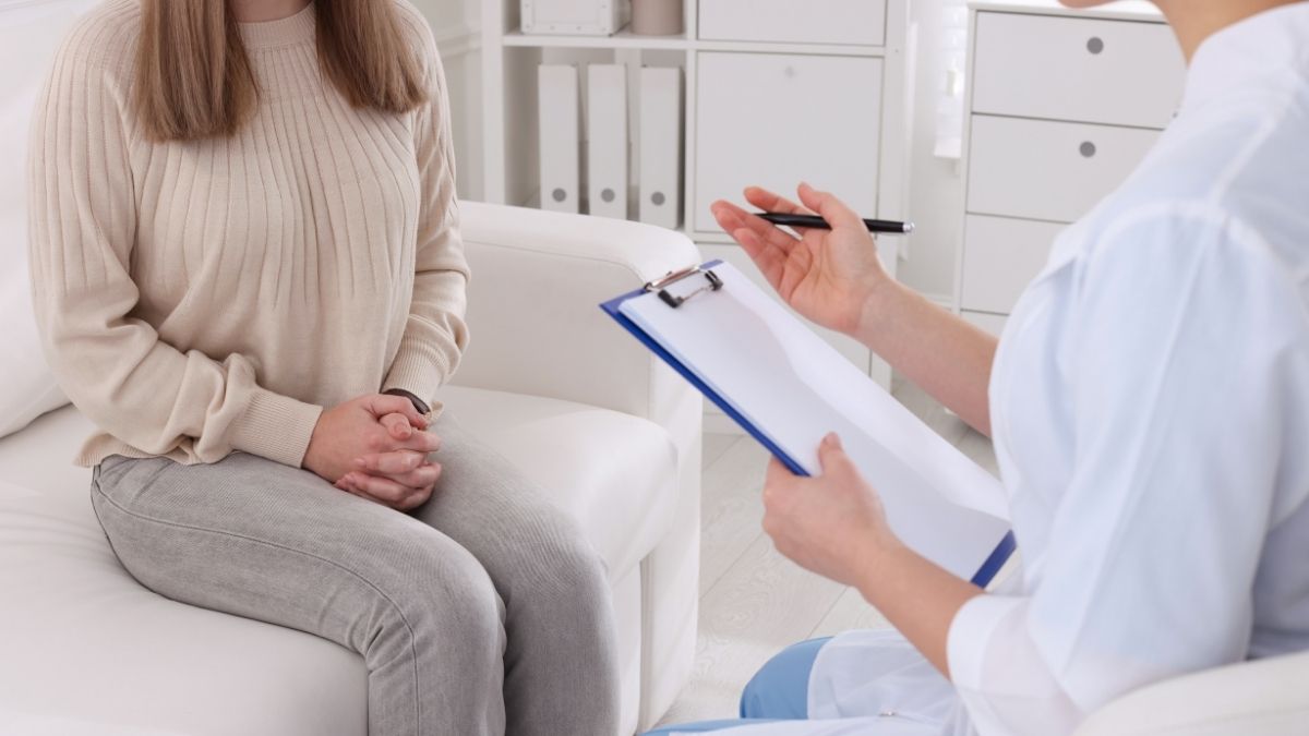 If Your Female Partner Has Chlamydia, Male Discharge Could Be in Your Future