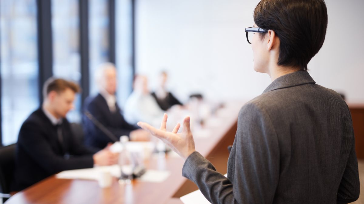 Executive Public Speaking Training: How Can an Executive Speaking Coach Help?